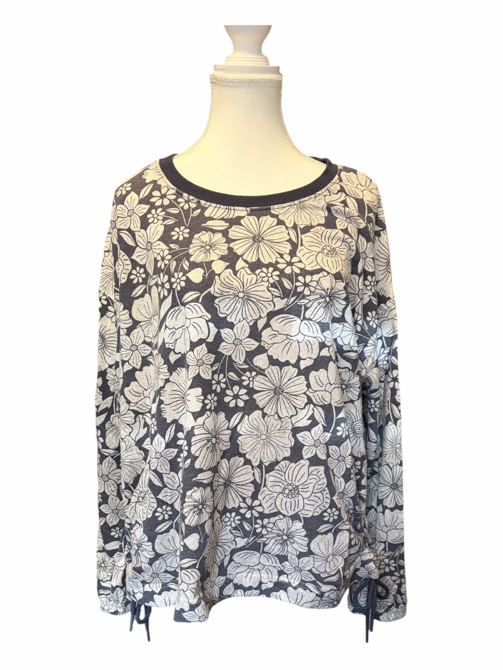 Floral Print Sweatshirt in Navy and White